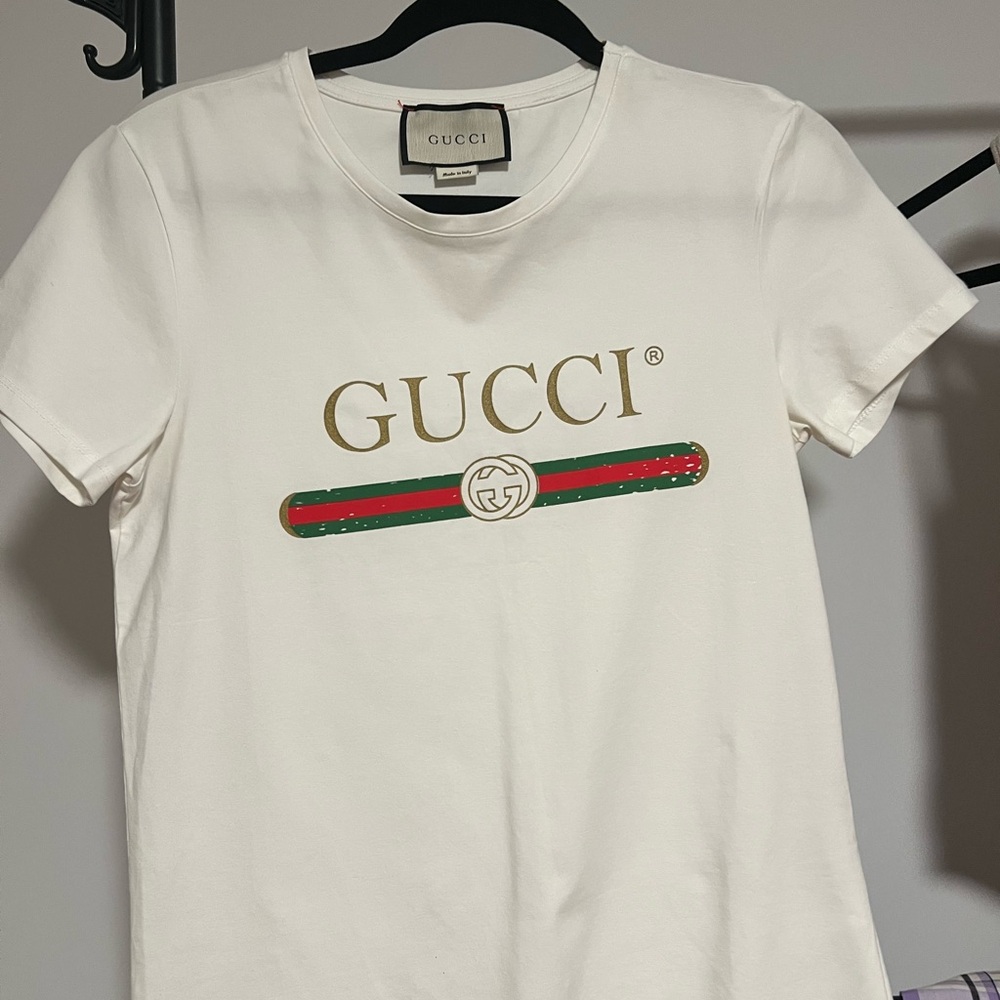 Gucci white T-Shirt with Gold Logo